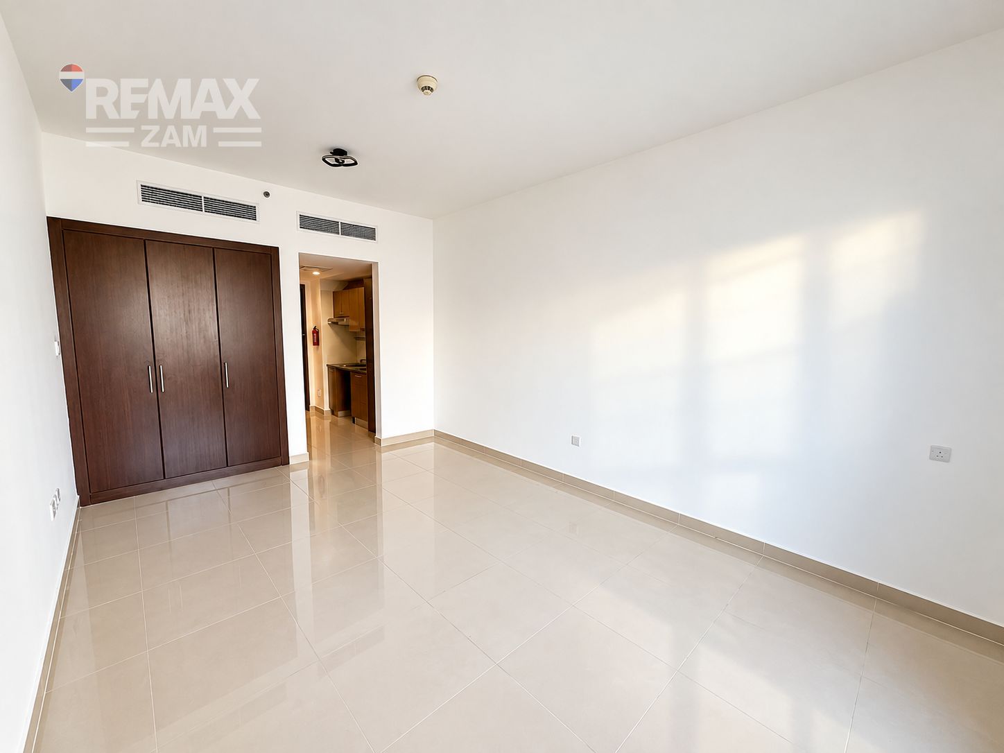 Well Maintained | Multiple Cheques | Vacant - 1